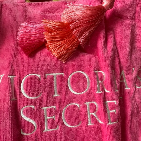 Victoria Secret Large Neon Pink Travel Beach Tote Bag with Tassel - Like New - Picture 2 of 6